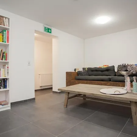 Talblick Auszeit Im Gruenen Mit Hund Вінтерберг