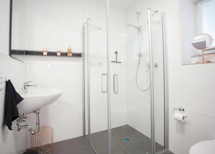 Talblick Auszeit Im Gruenen Mit Hund *