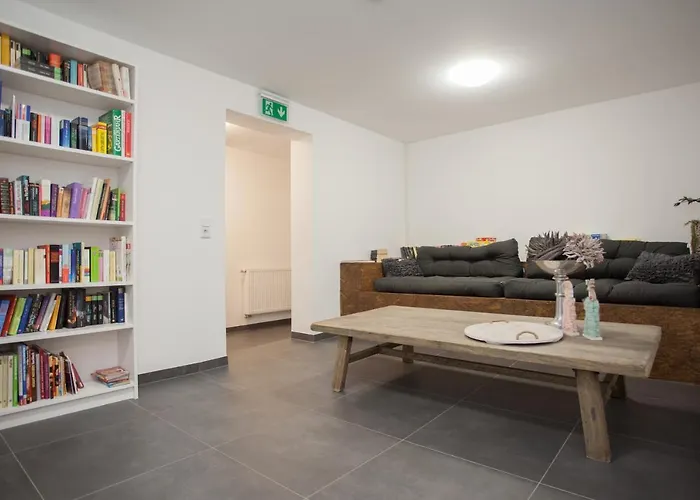 Talblick Auszeit Im Gruenen Mit Hund Вінтерберг